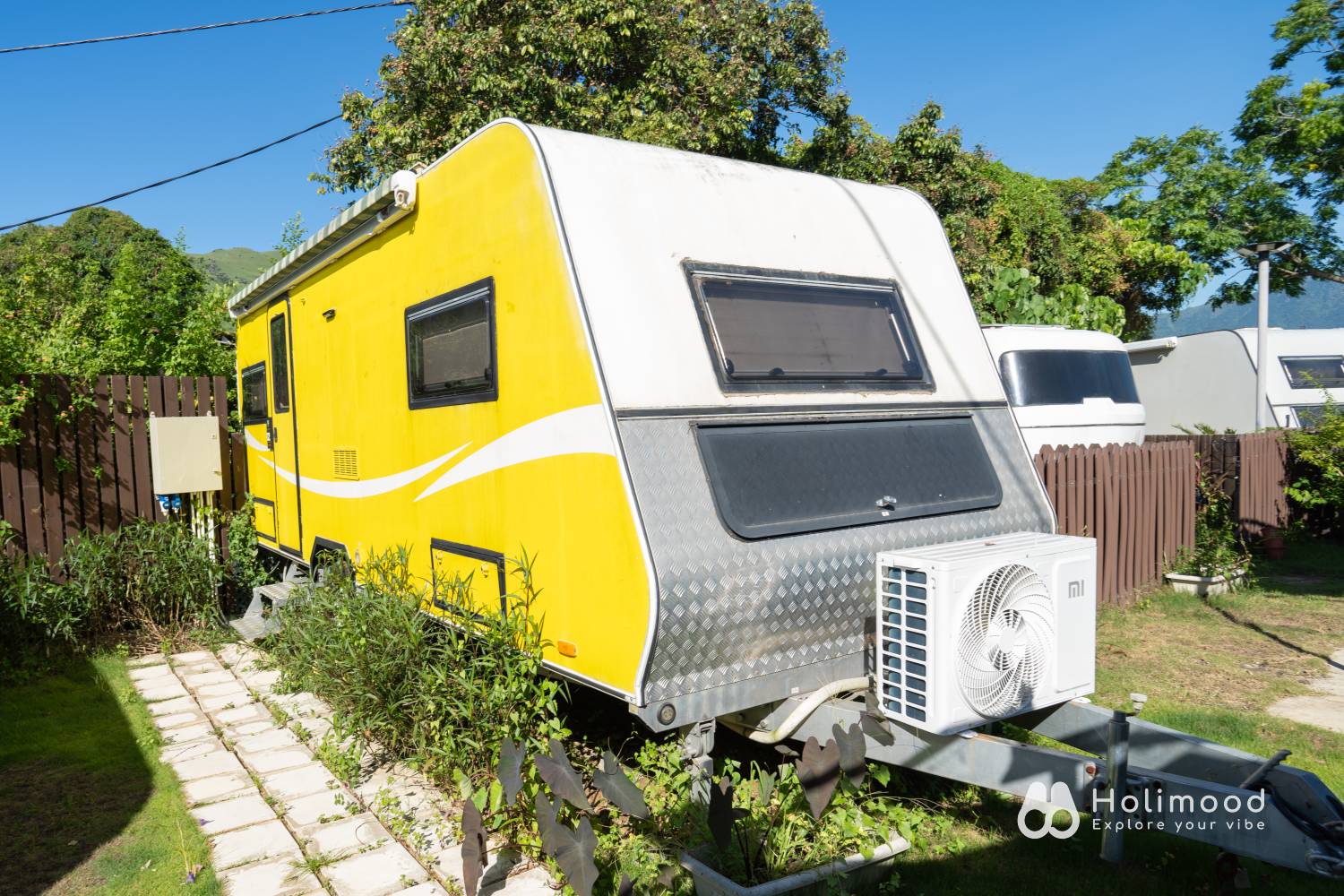 Yellow Pet-friendly Caravan (3 pax)｜Park Nature